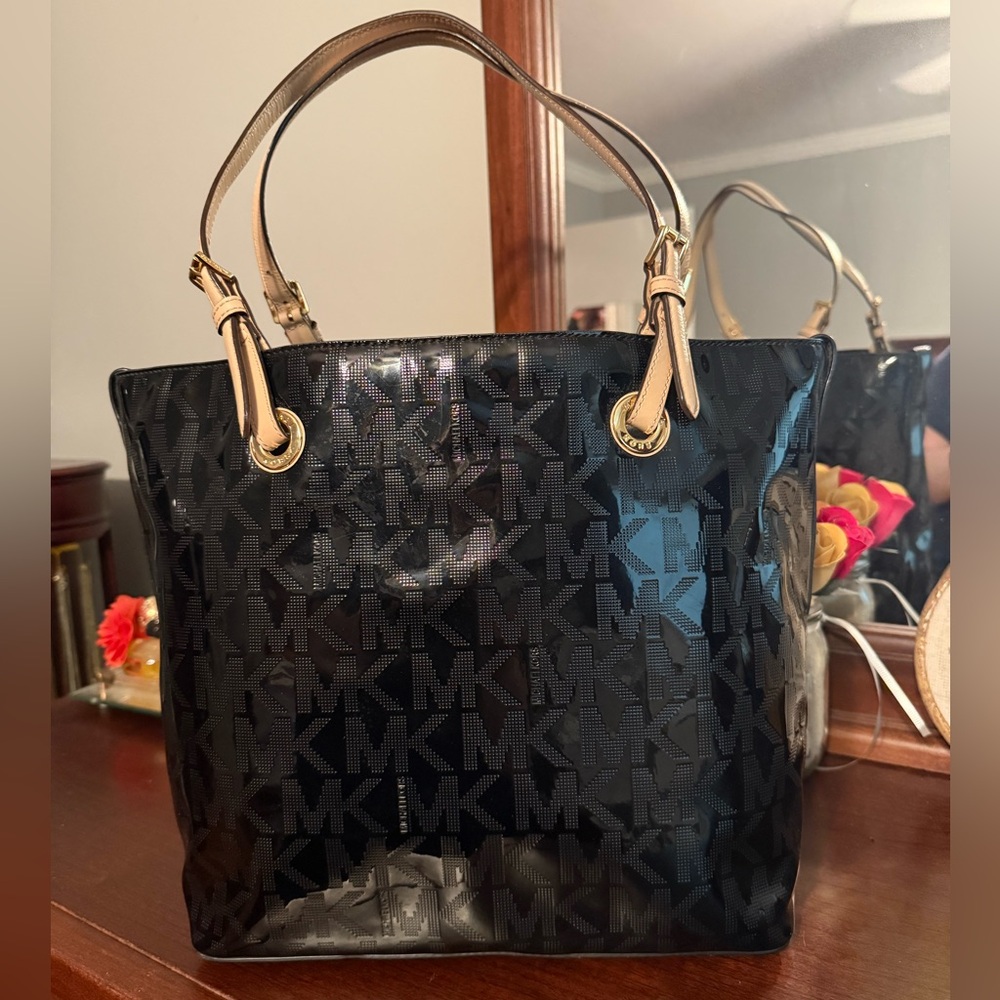 Like New Michael Kors Patent Leather Tote Bag